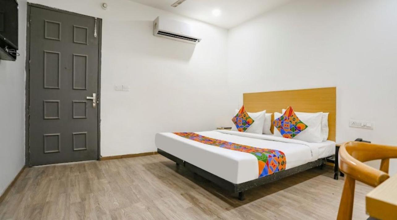Vat New Hotel